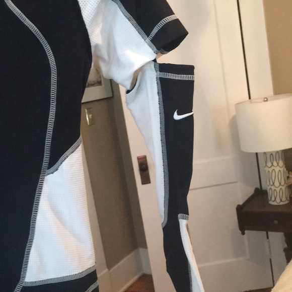 Nike one one piece training outfit - Picture 3 of 6